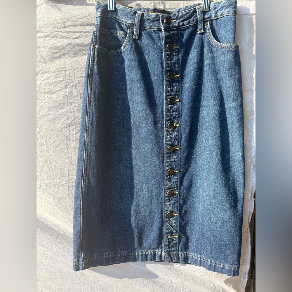 Lee denim midi length long skirt - women’s 28 - lightly used condition